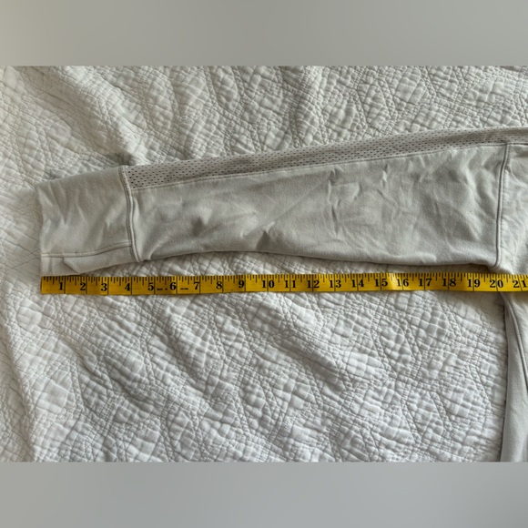 Under Armour Cream and Red Long Sleeve Oversized Hooded Sweatshirt - Picture 5 of 10